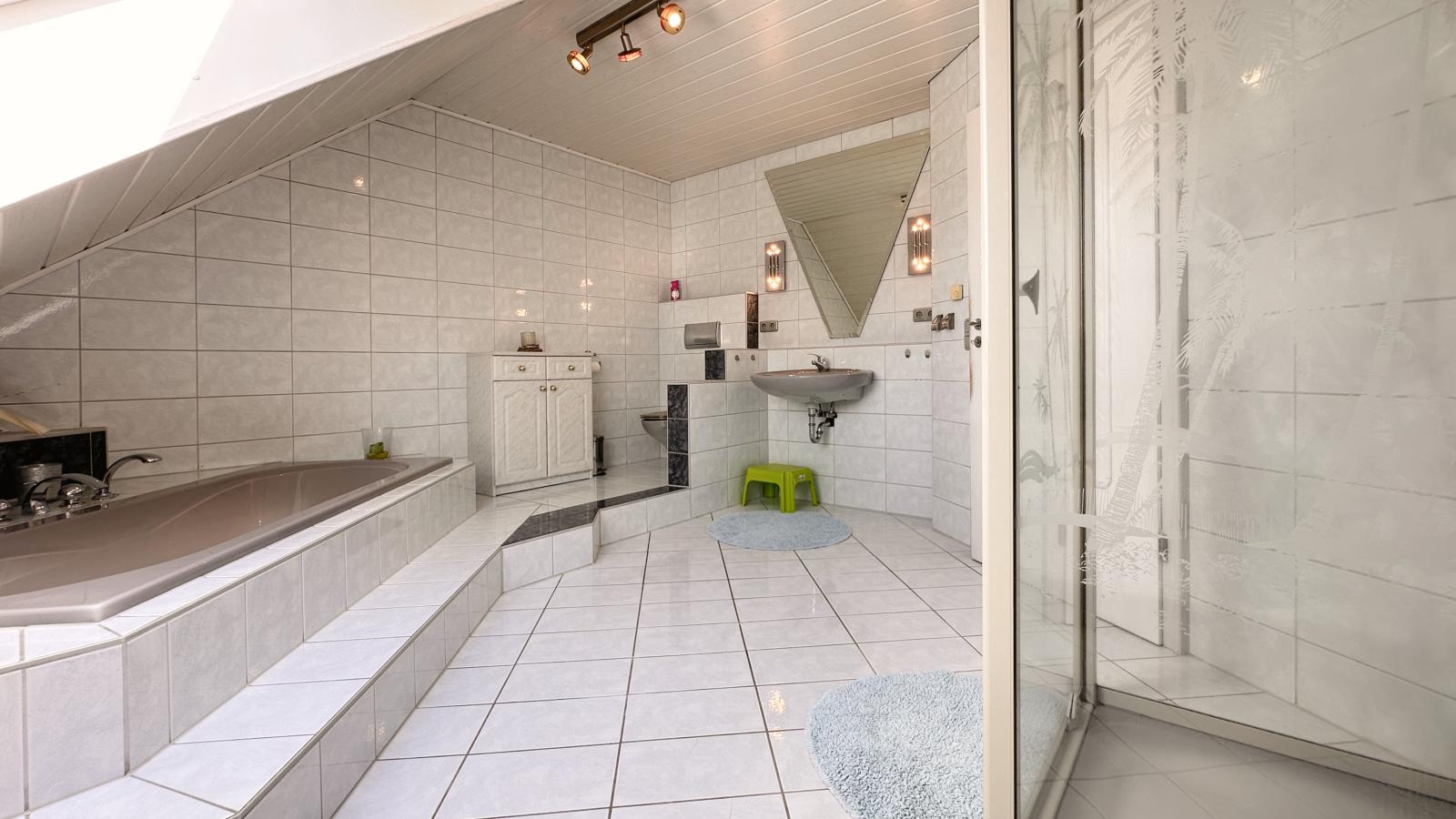 Zur Gradlhöhe-Bathroom