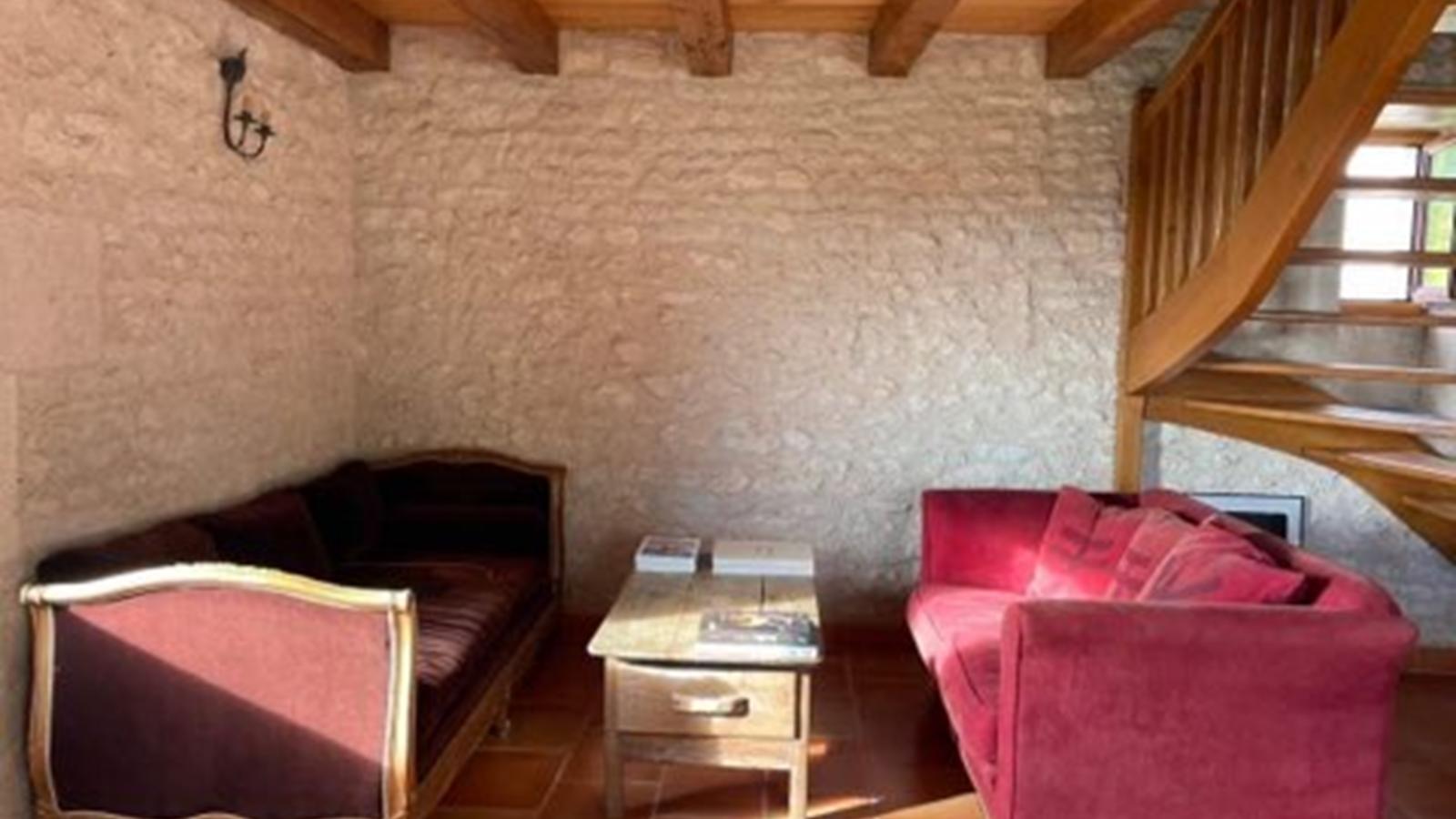 Les Artals-Living room
