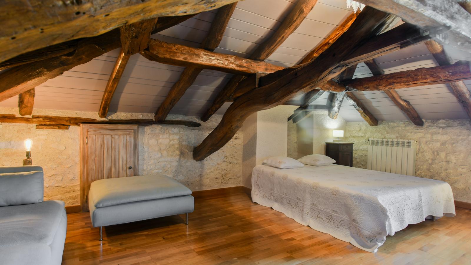 Les Artals-Bedroom