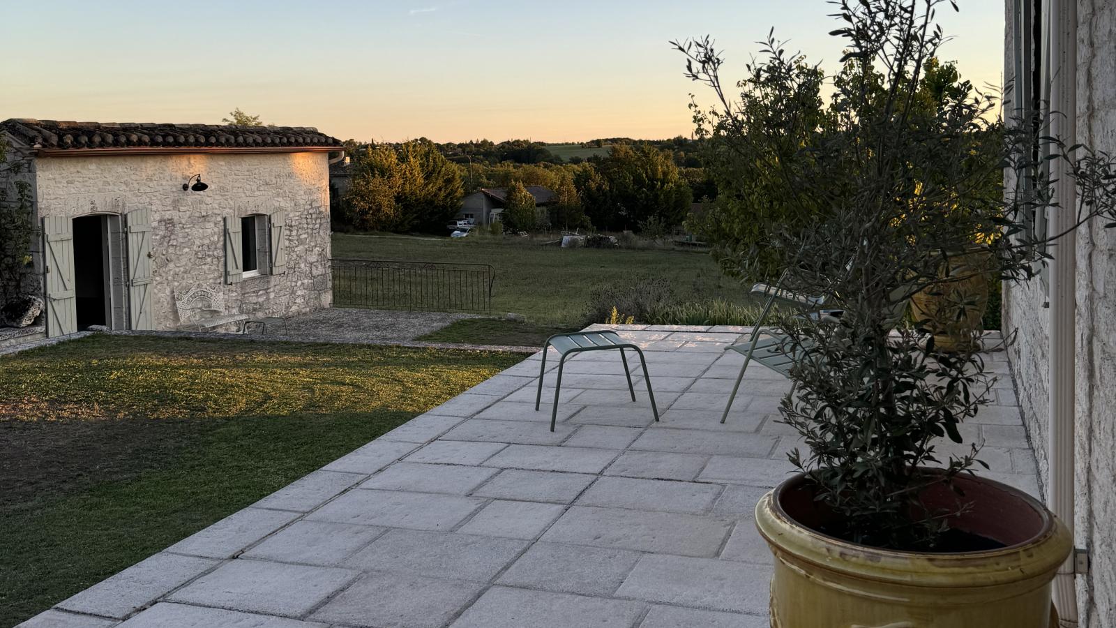 Les Artals-Terrace balcony