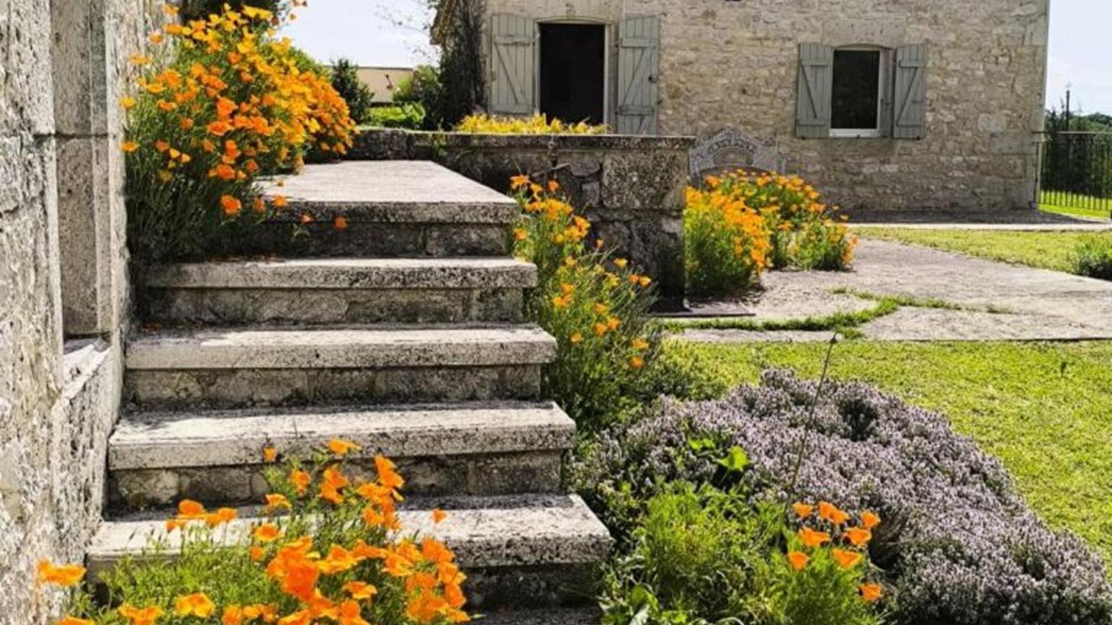 Les Artals-Exterior summer