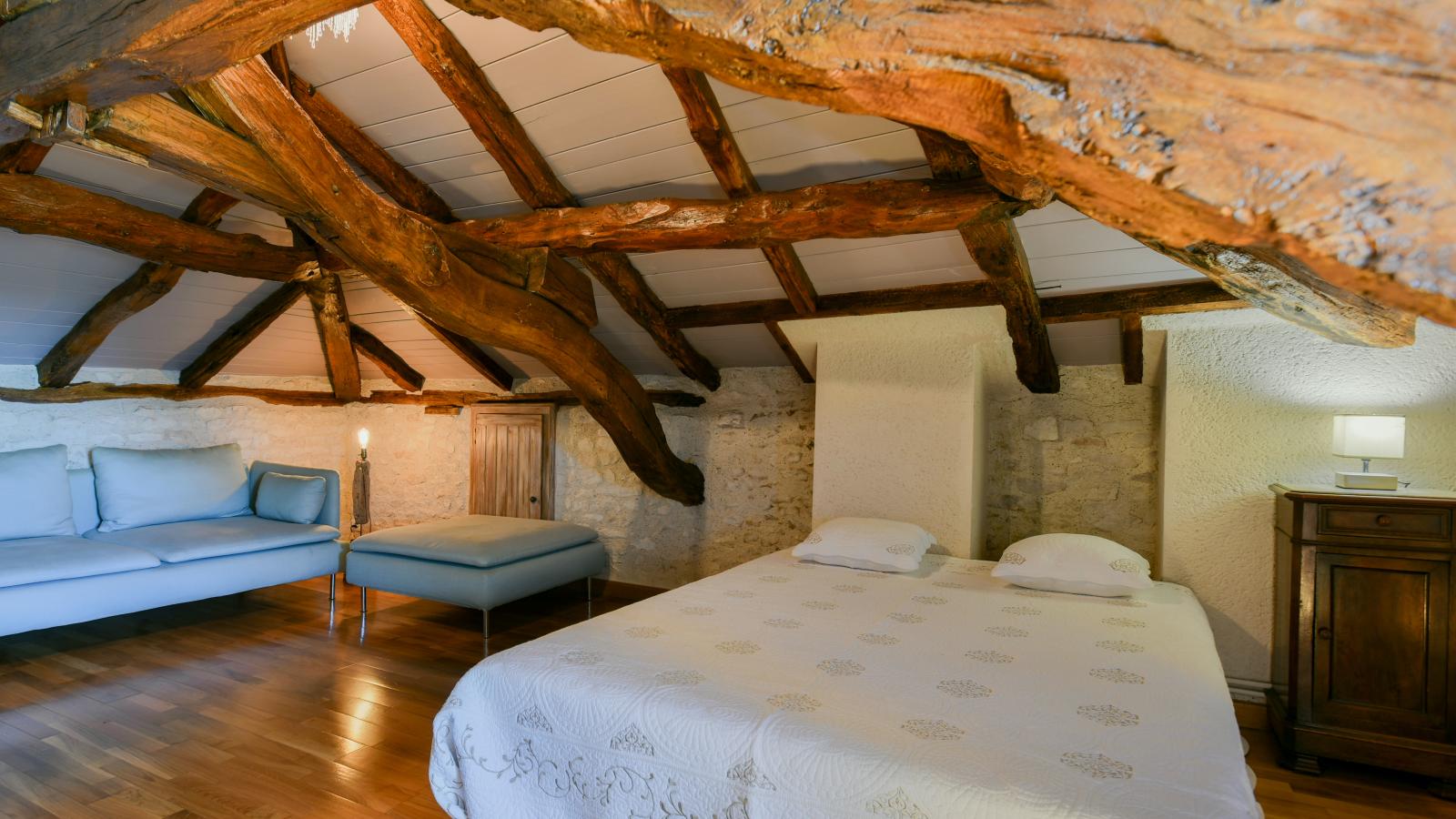 Les Artals-Bedroom