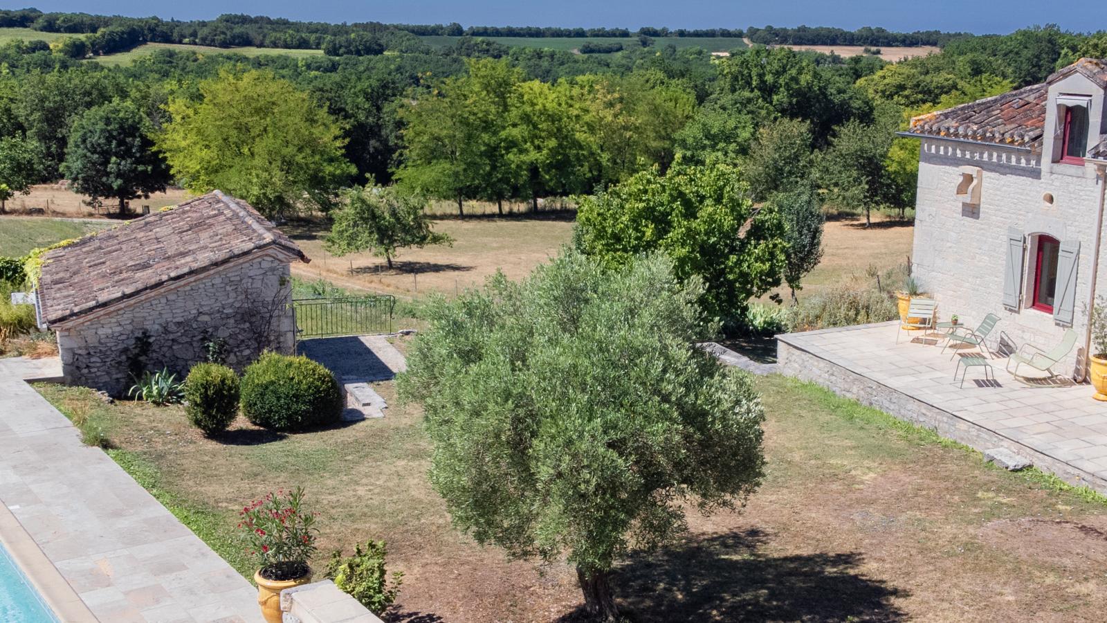 Les Artals-Gardens summer