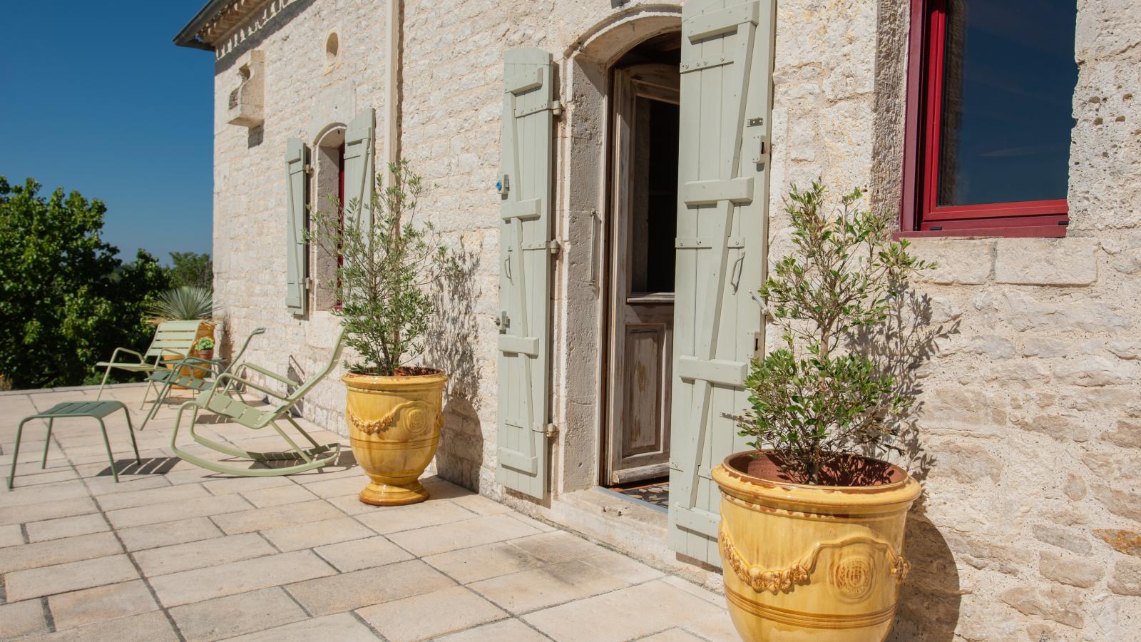 Les Artals-Terrace balcony