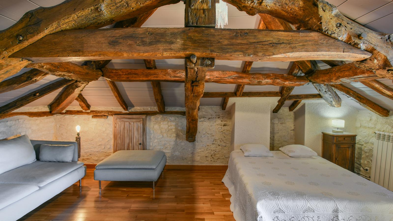 Les Artals-Bedroom