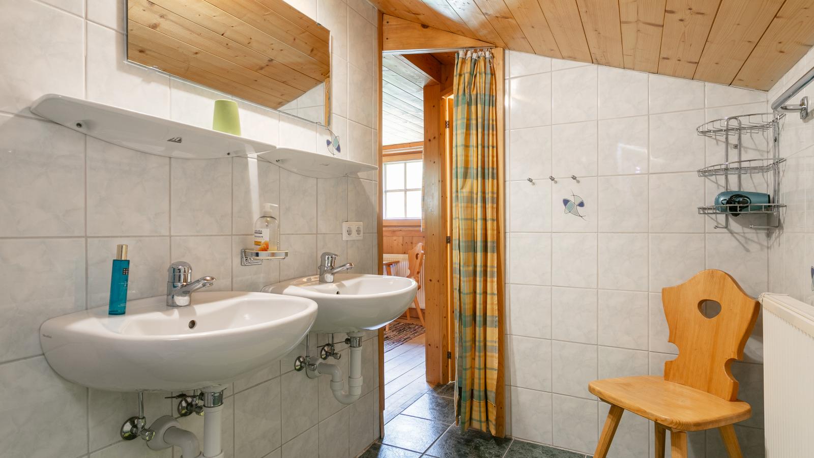 Zaustoi Altes Haus-Bathroom