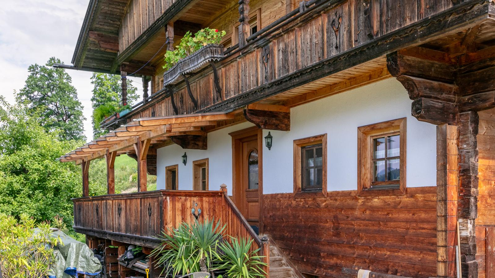 Zaustoi Altes Haus-Exterior summer