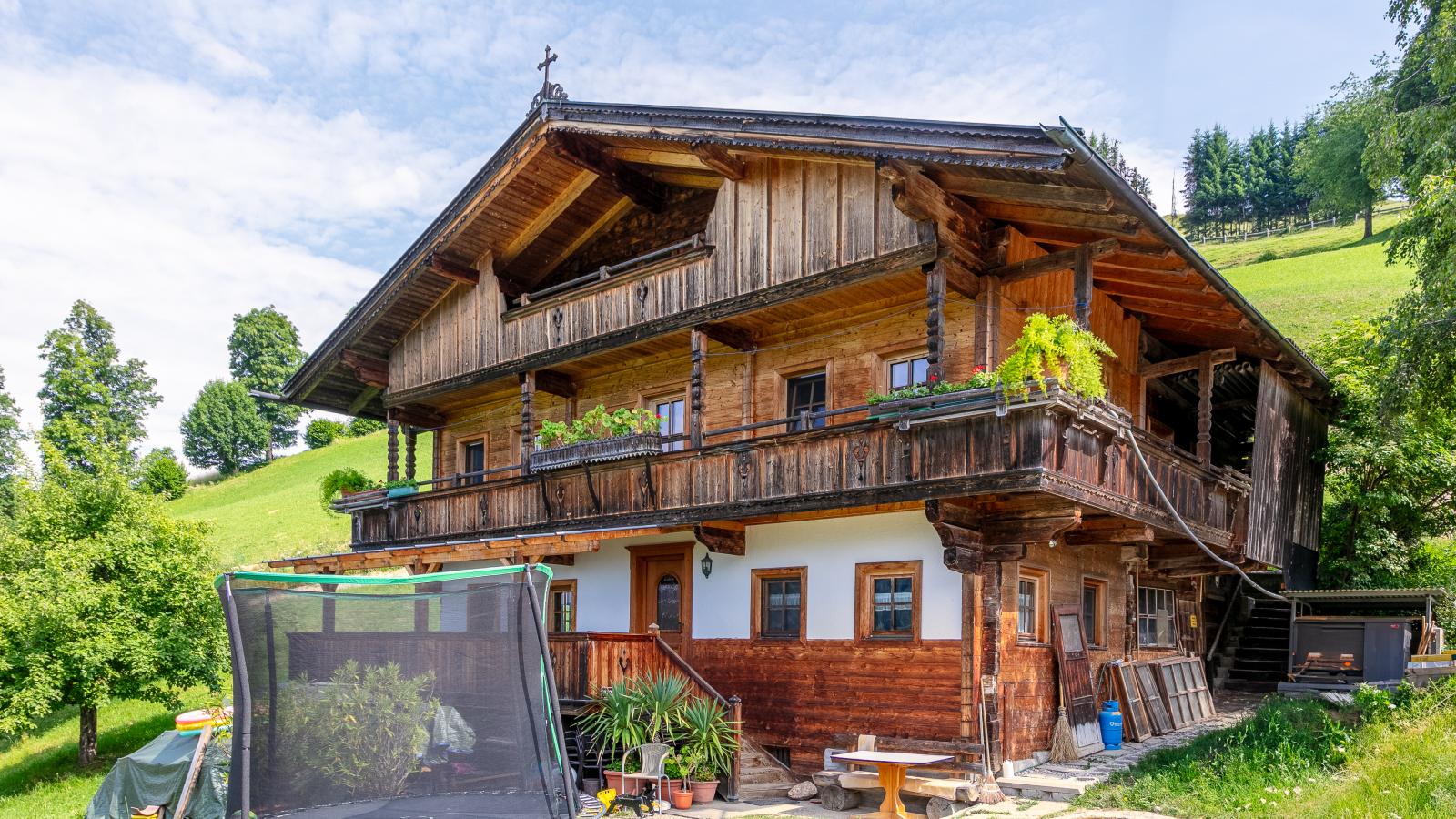 Zaustoi Altes Haus-Exterior summer