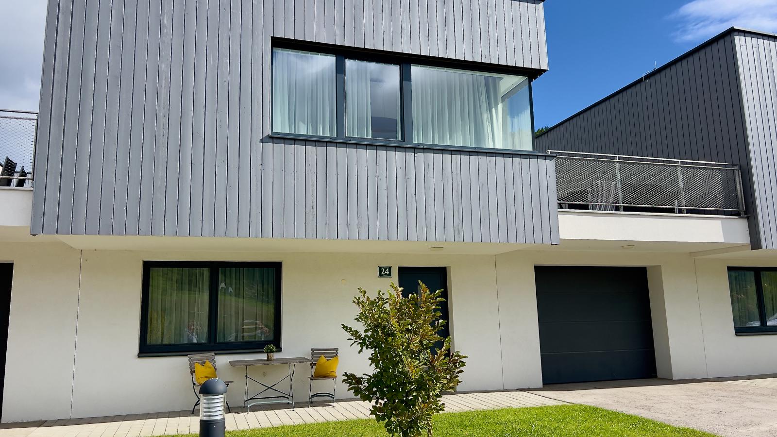 Winzerchalet-Buitenkant zomer