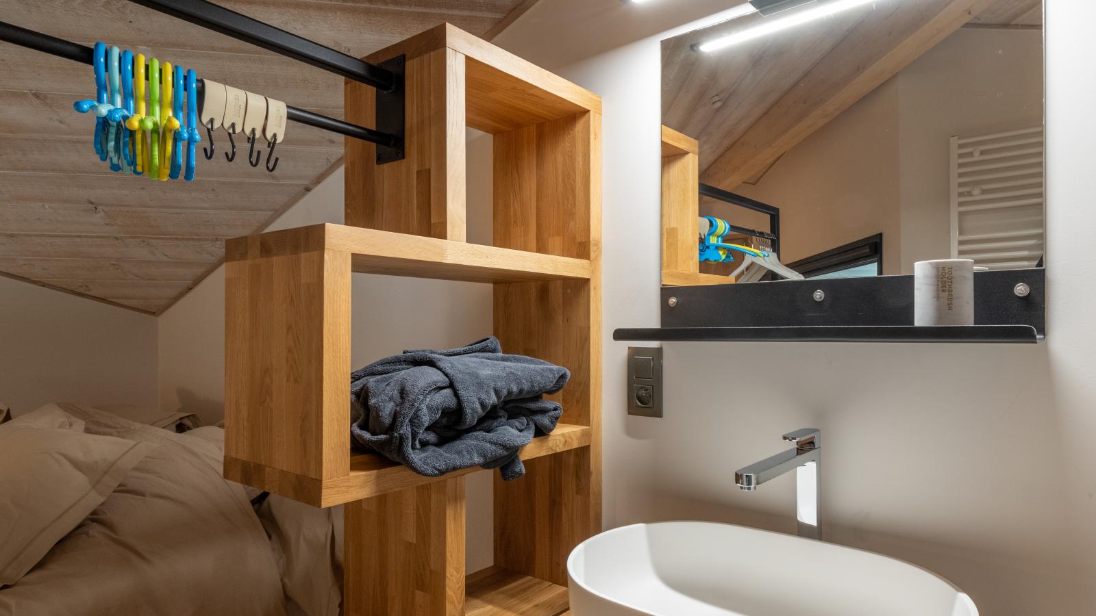 Me Voila 8-Bathroom