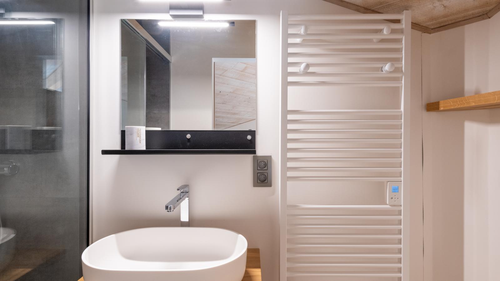 Me Voila 8-Bathroom