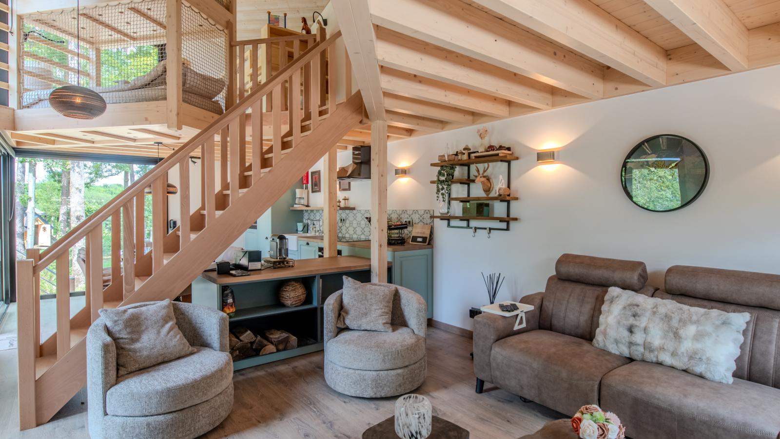 Me Voila 8-Living room