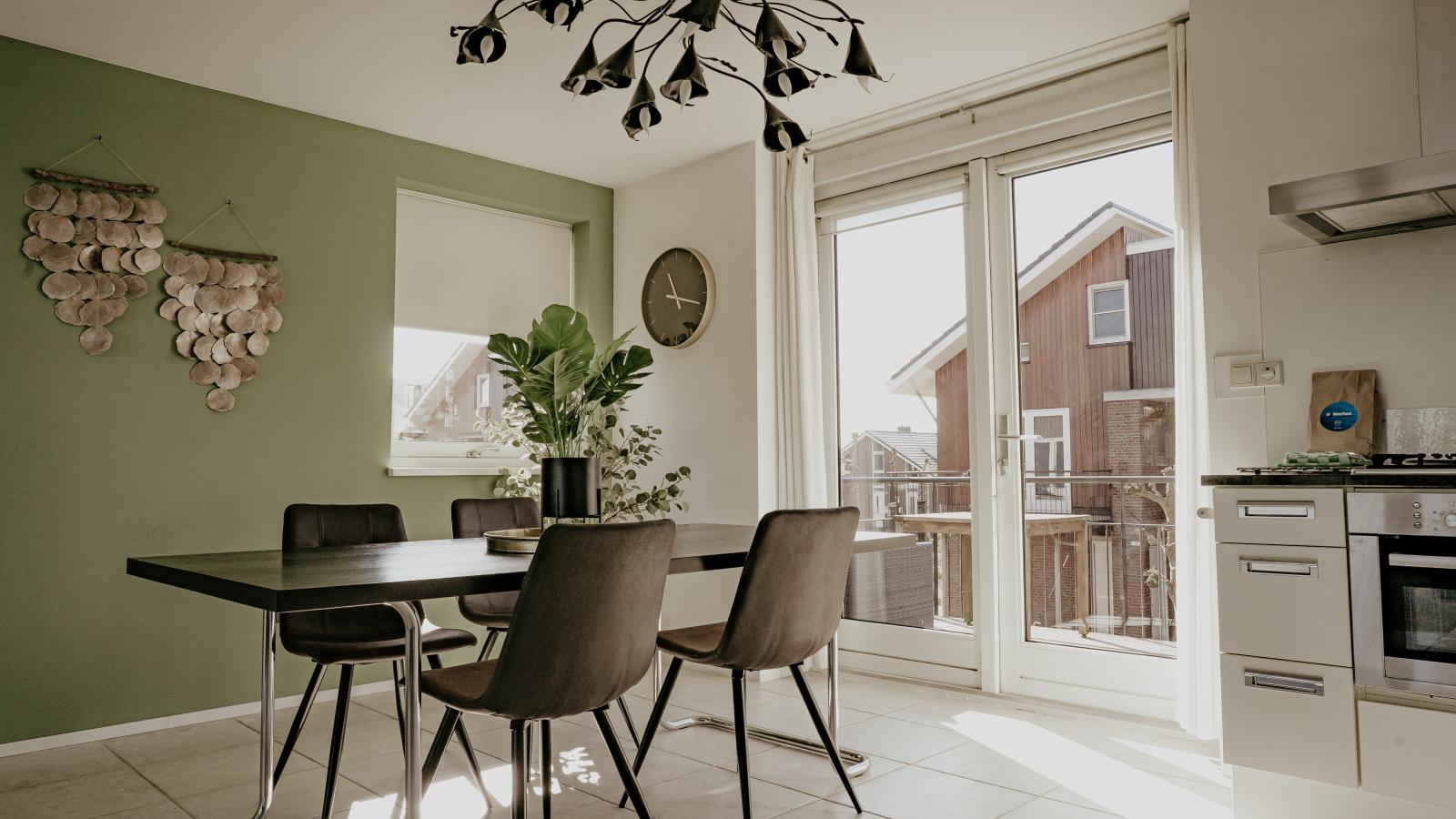 Nova Meer-Dining room