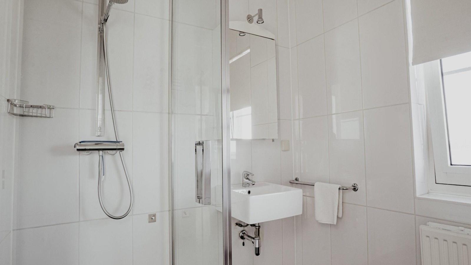 Nova Meer-Bathroom