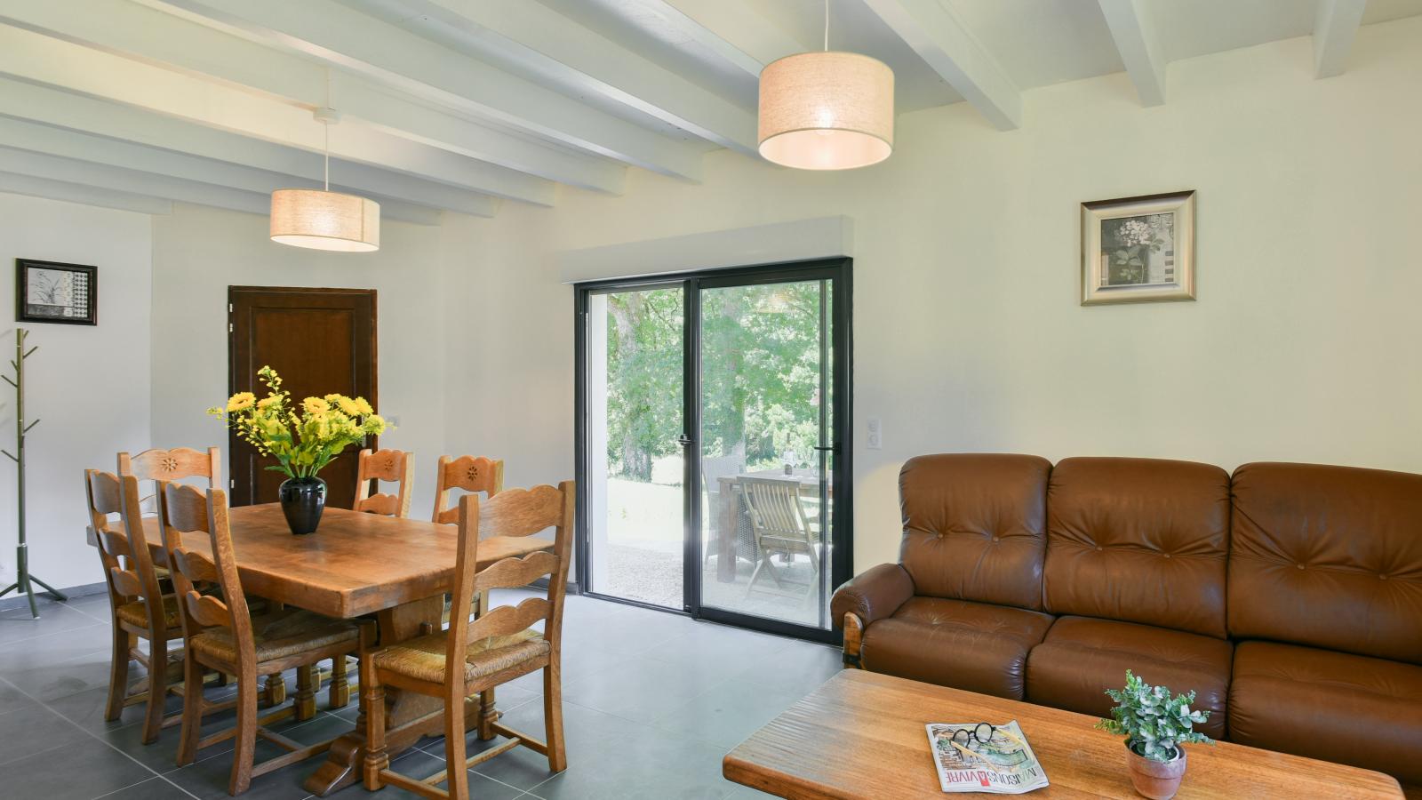 Lac Bleu nr 11 bij zwembad-Living room