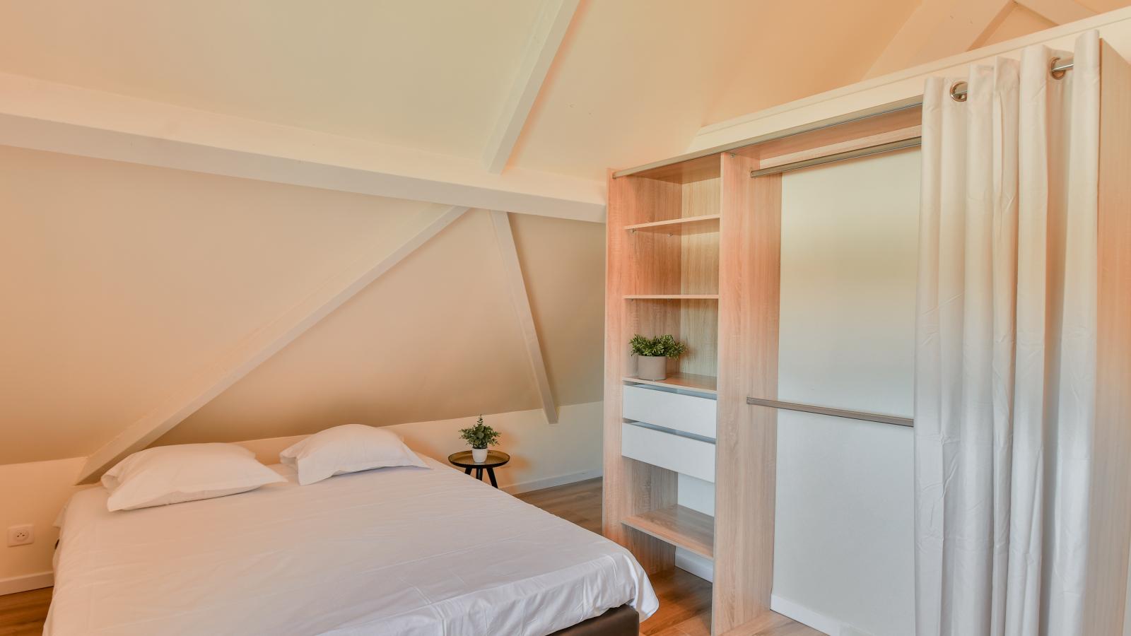 Lac Bleu nr 11 bij zwembad-Bedroom