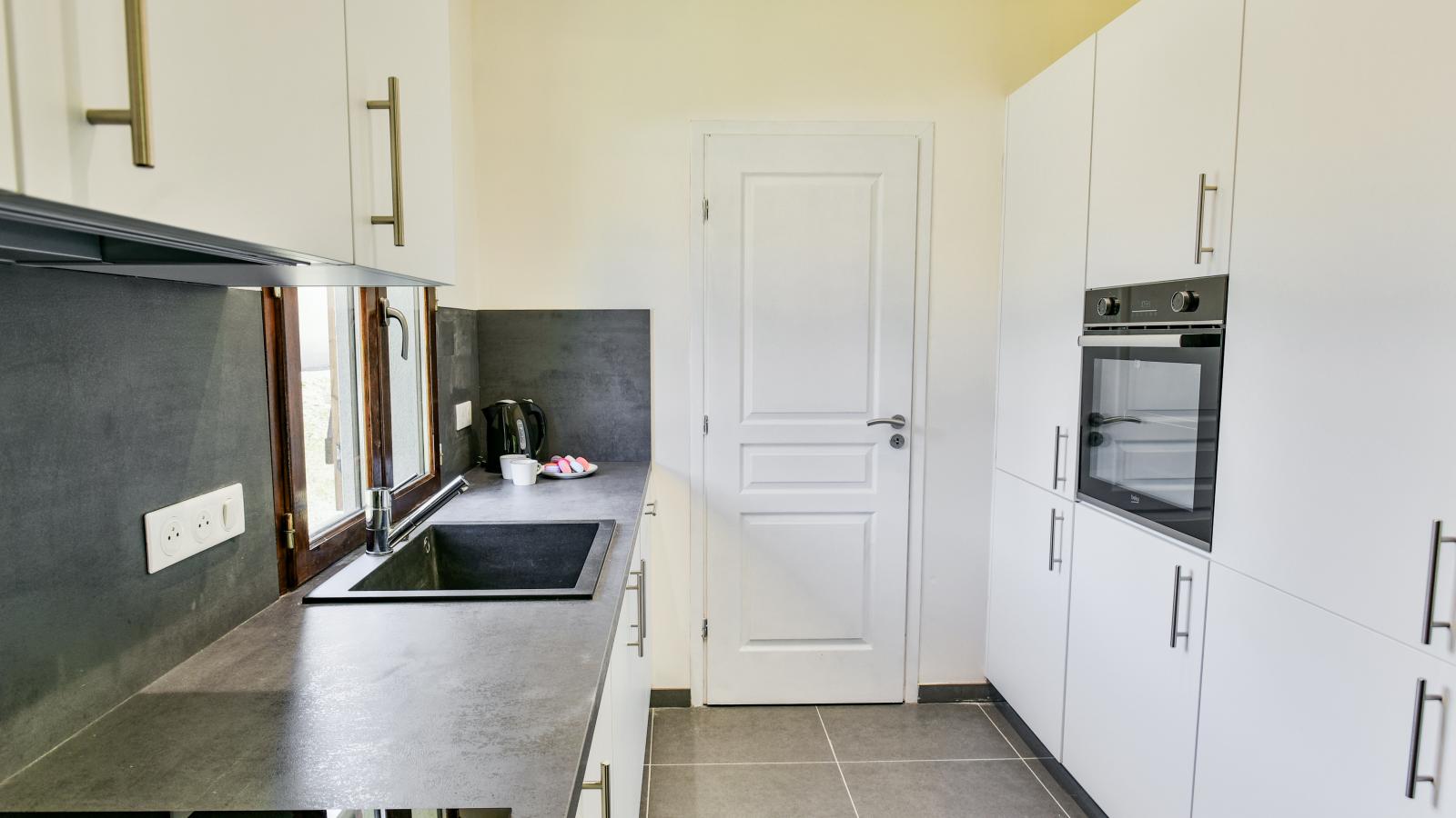 Lac Bleu nr 11 bij zwembad-Kitchen
