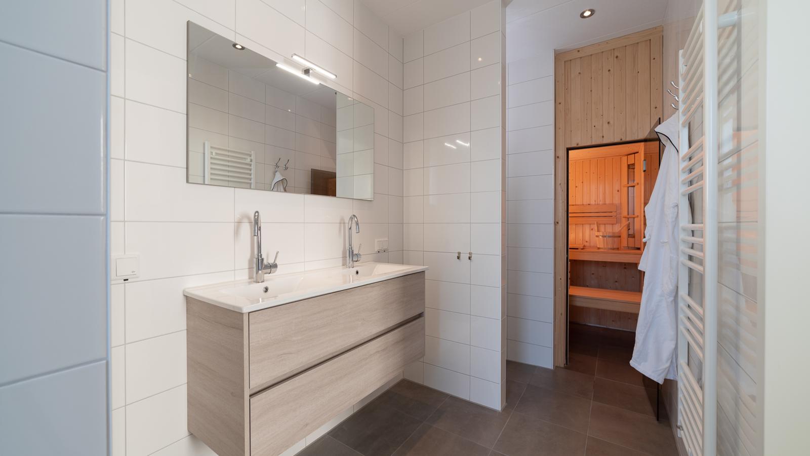 SeaLuxe Residence-Badkamer