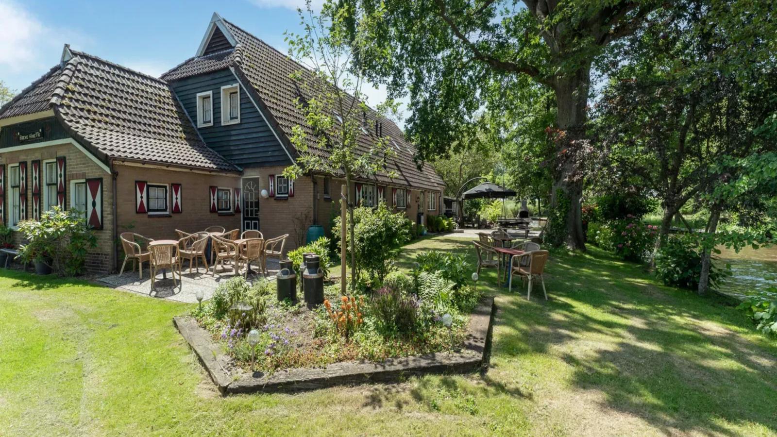 Benedenverdieping Hoeve Ginette-Buitenkant zomer