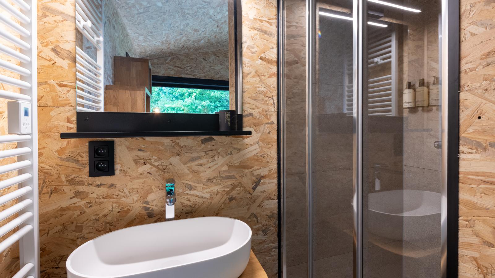 Me Voila 10-Bathroom