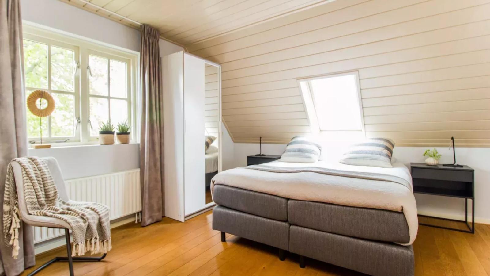 Pure Rust-Bedroom