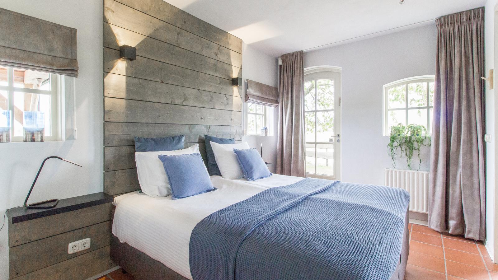 Pure Rust-Bedroom