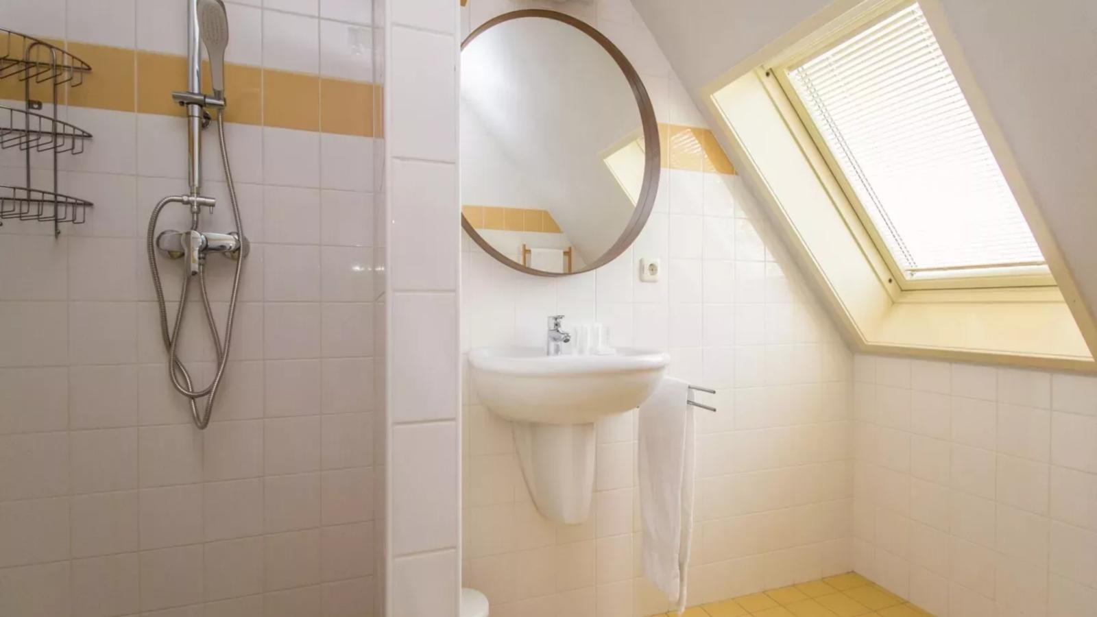 Pure Rust-Bathroom