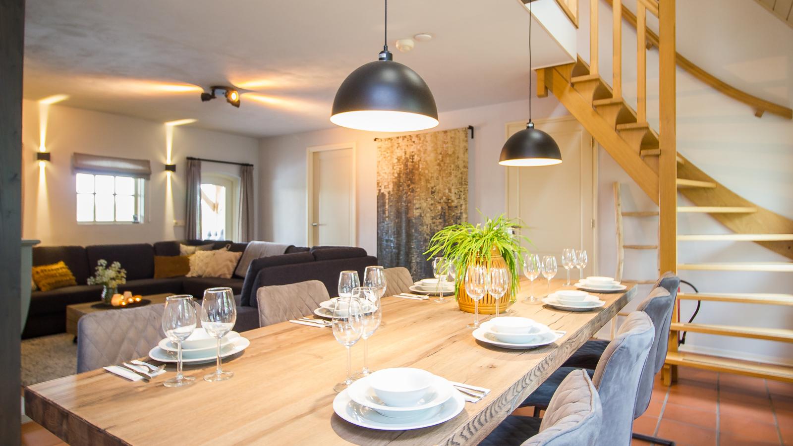 Pure Rust-Dining room