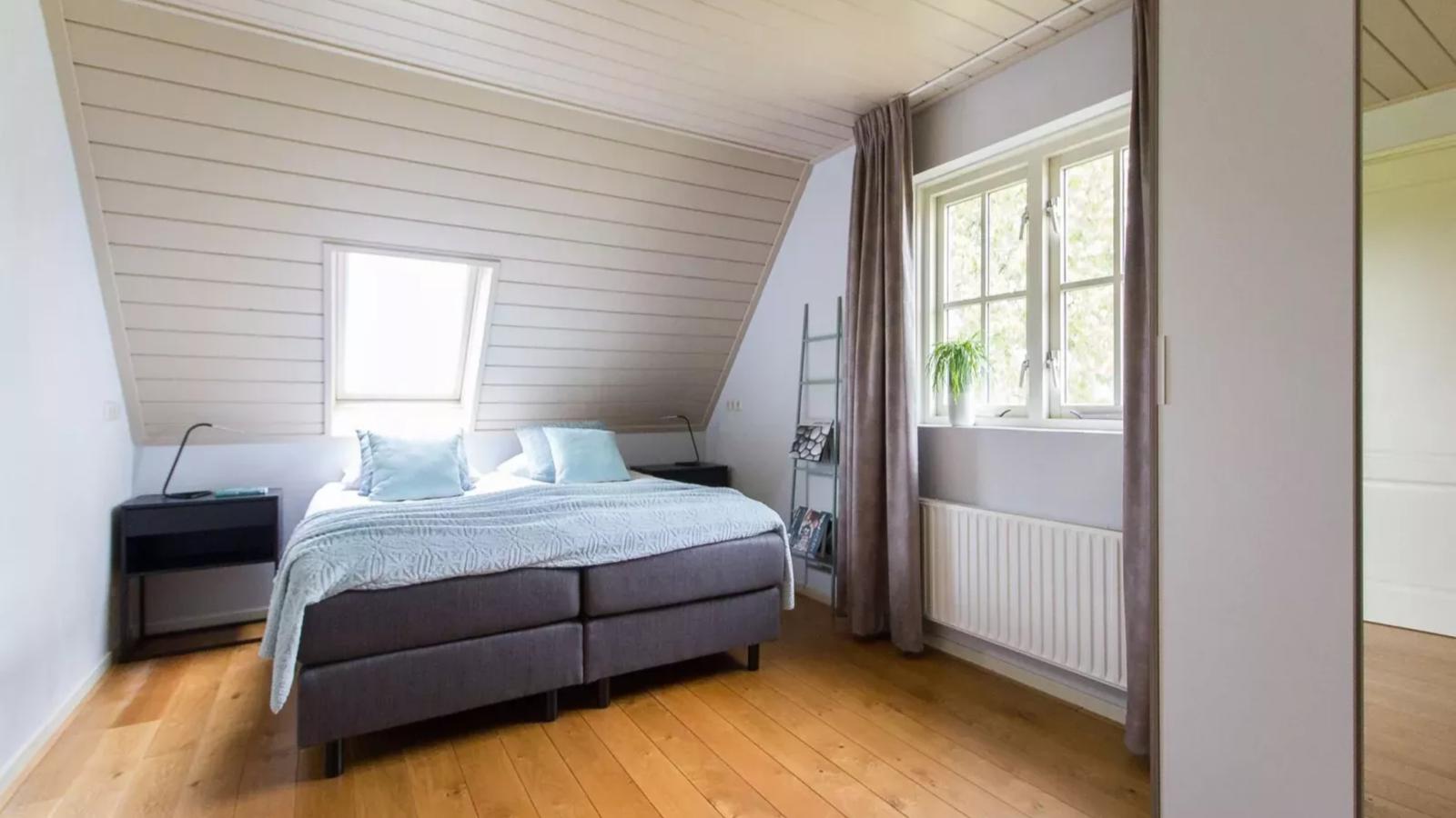 Pure Rust-Bedroom