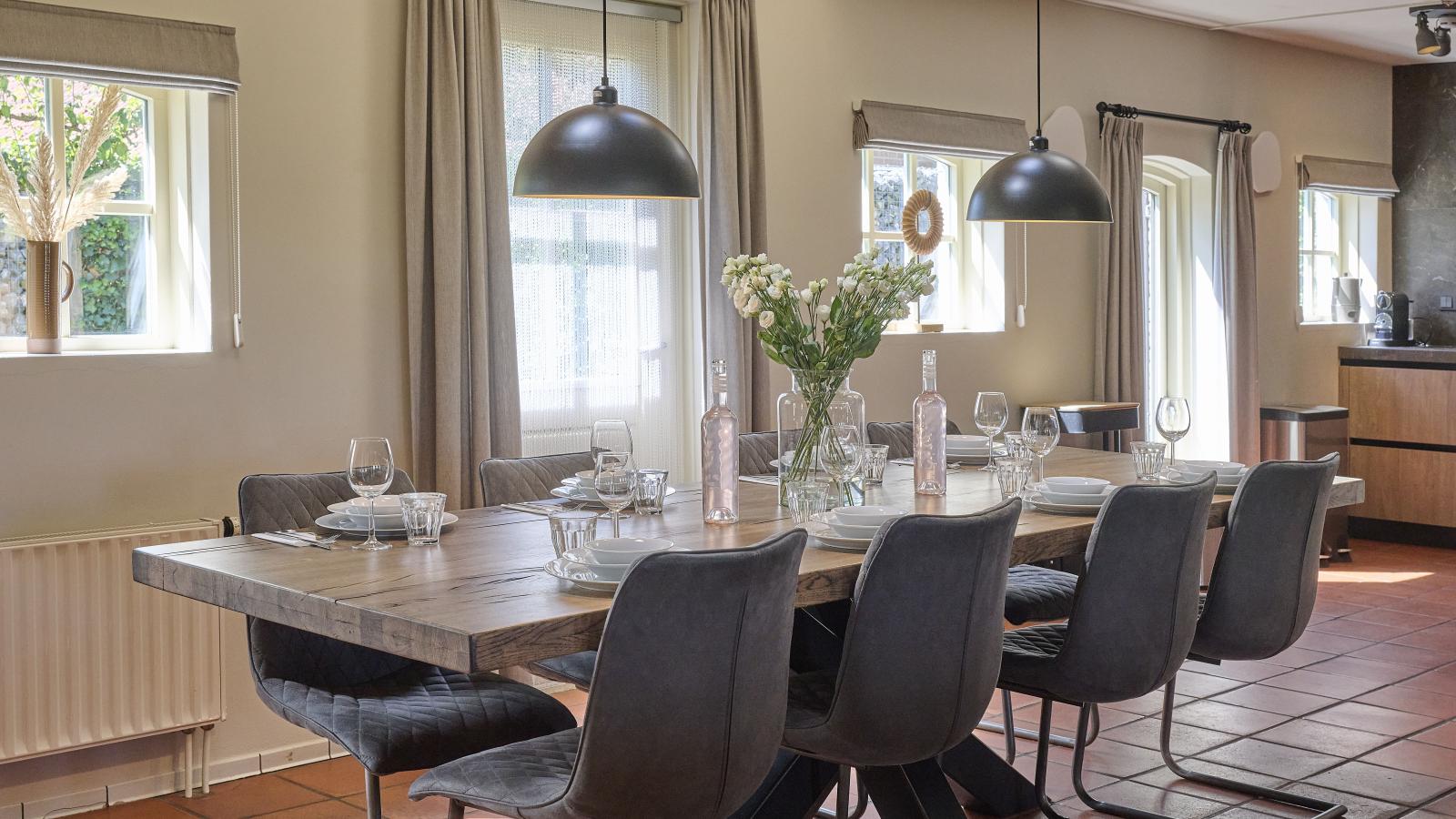 Pure Rust-Eetkamer