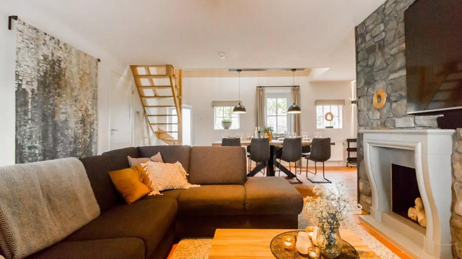 Pure Rust-Living room