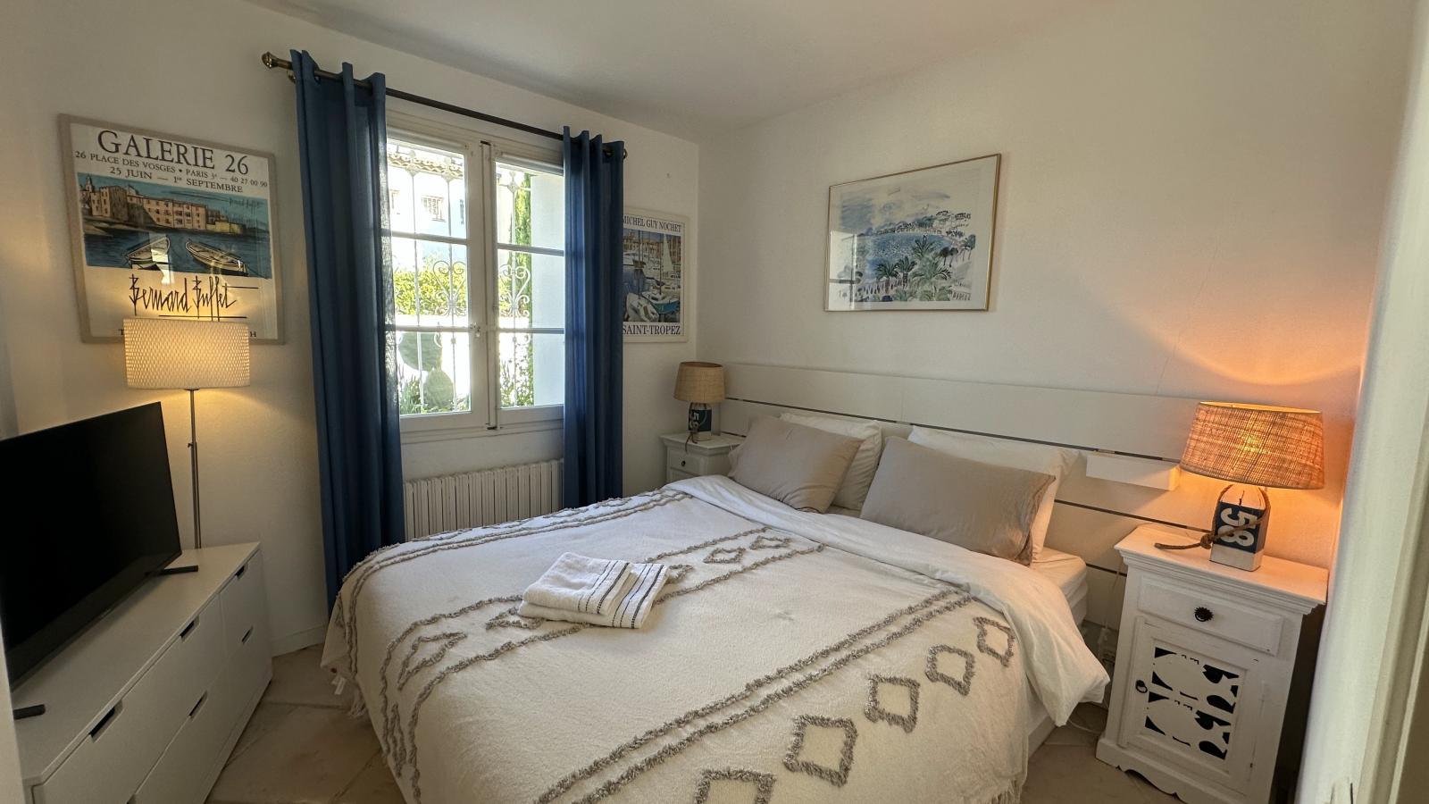 Maison Arlore-Bedroom