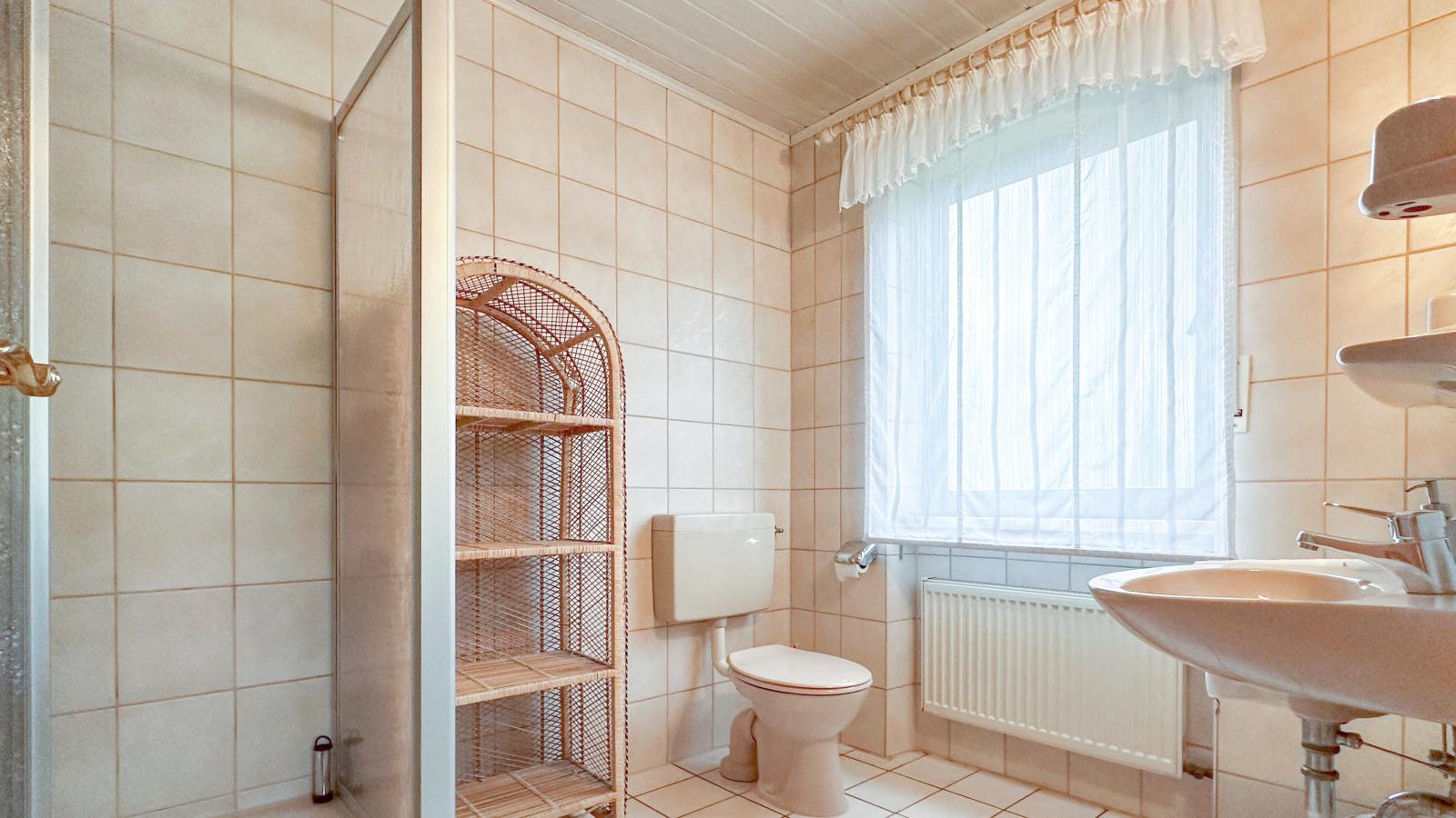 Hermes-Lex Weingut-Badkamer
