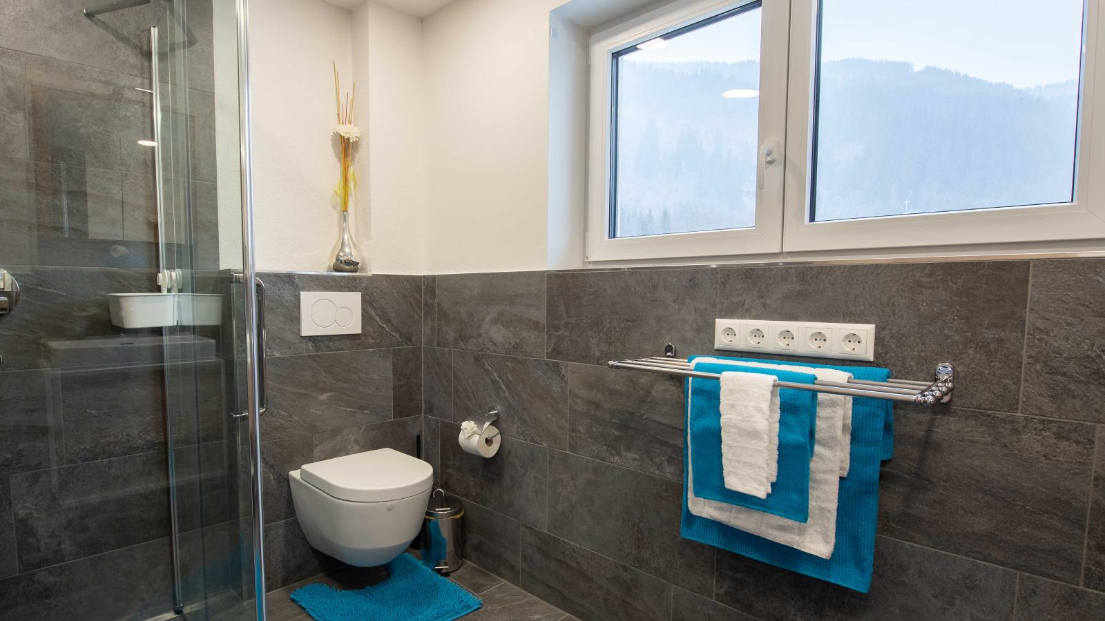 Trocker-Bathroom