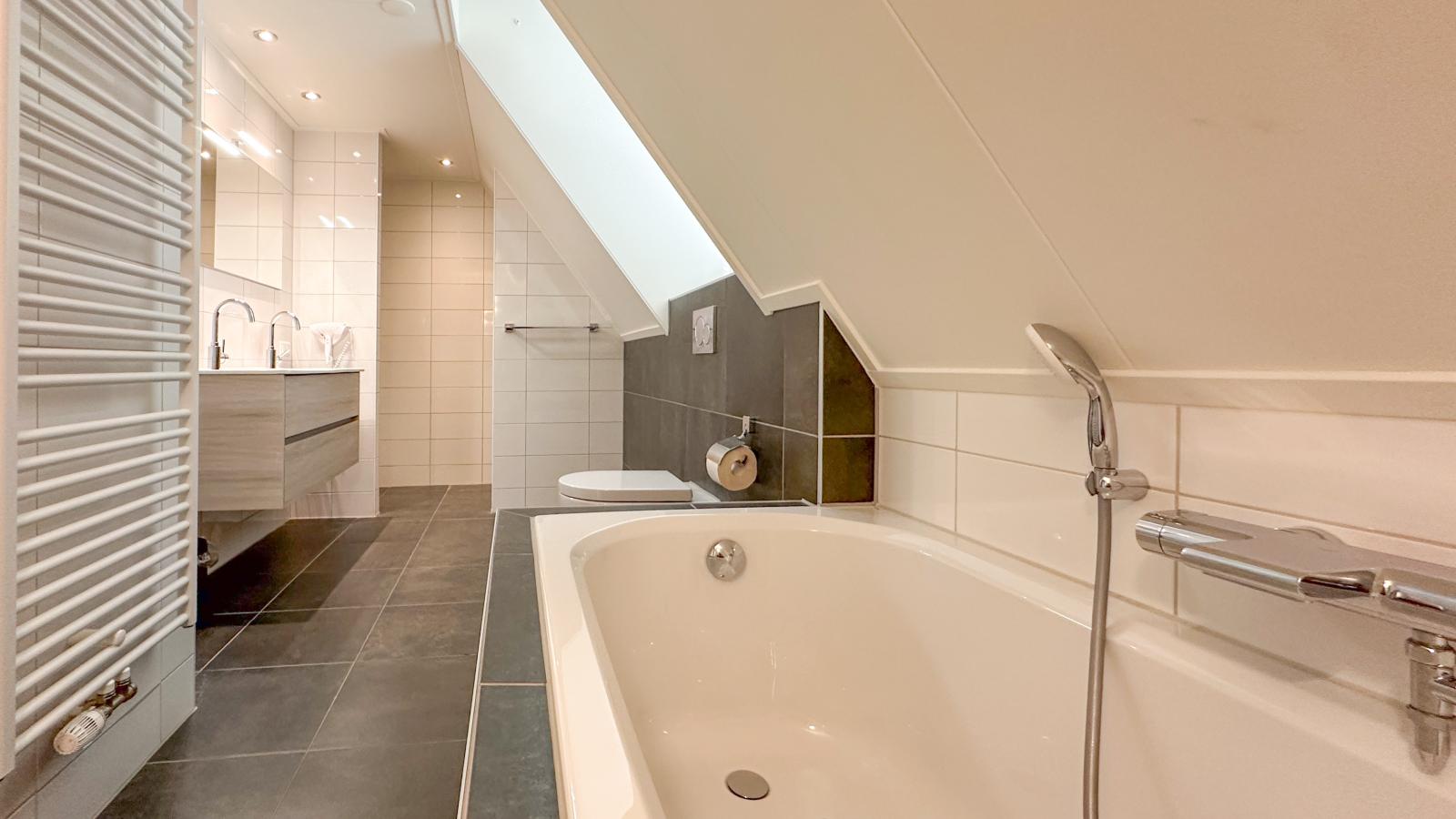 Happy Beach 48-Badkamer