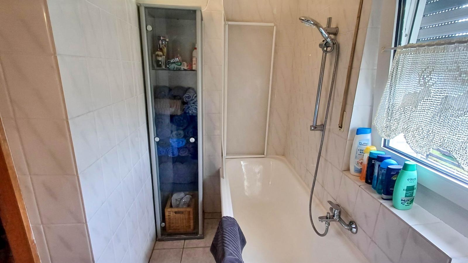 Cristina-Bathroom