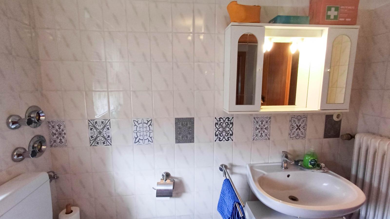 Cristina-Bathroom