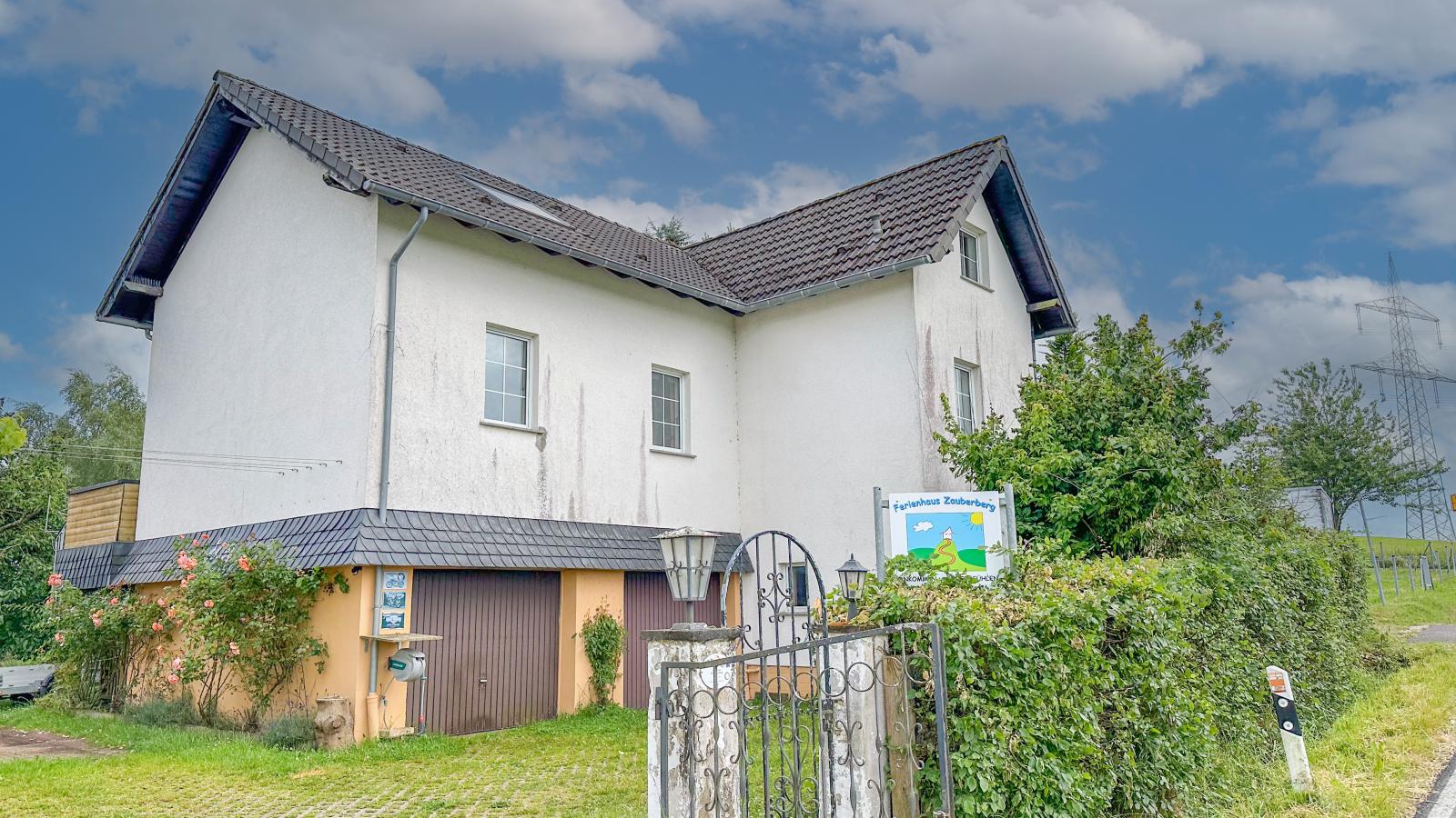 Zauberberg-Exterior summer