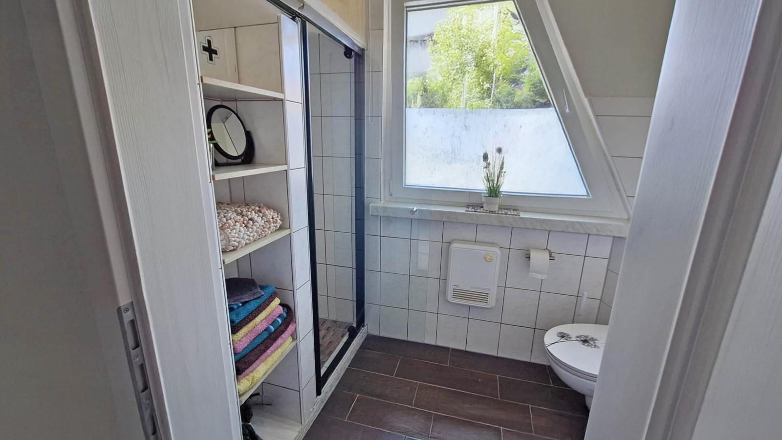 Moni-Badezimmer