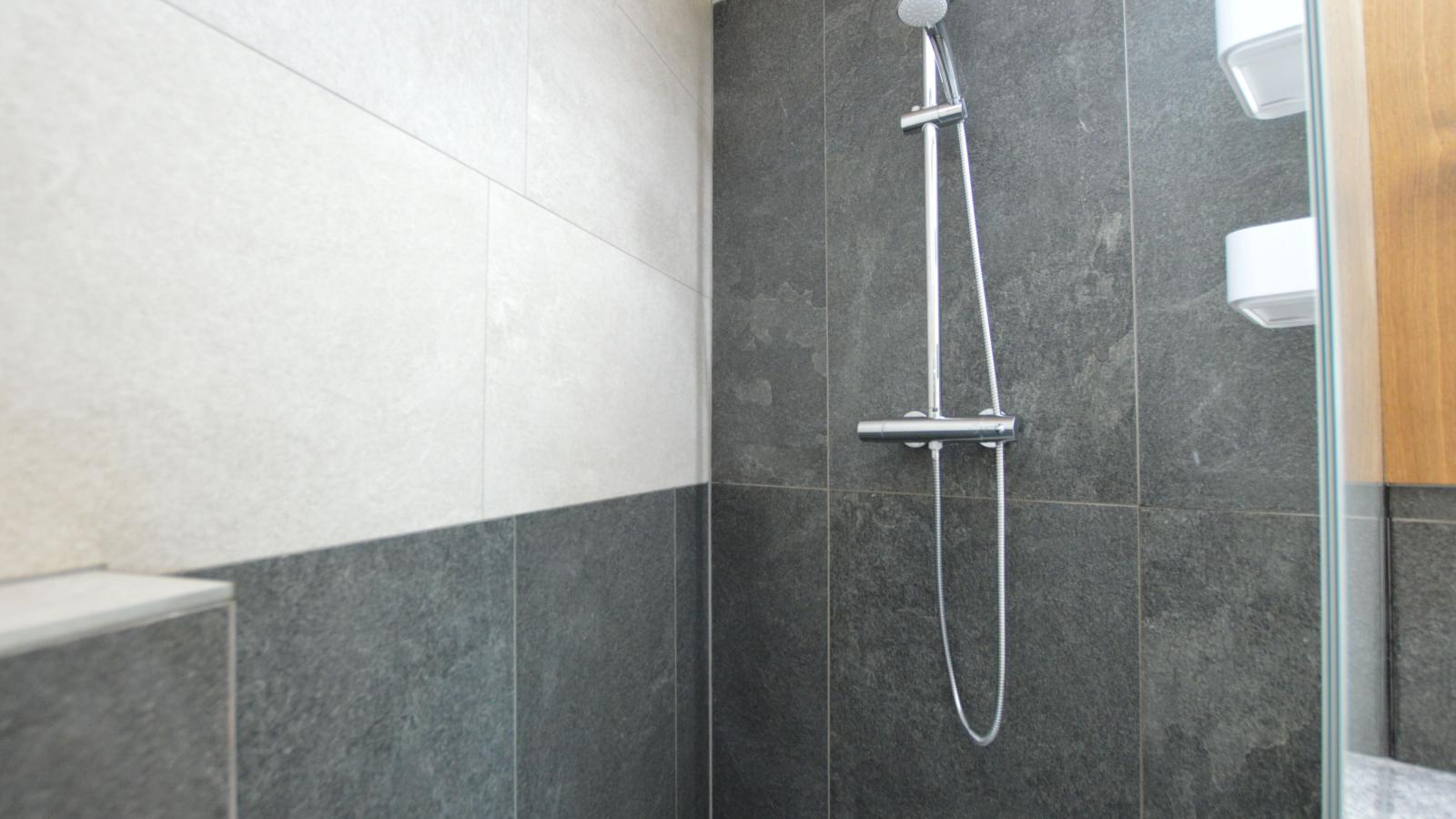 Mondholz-Badkamer