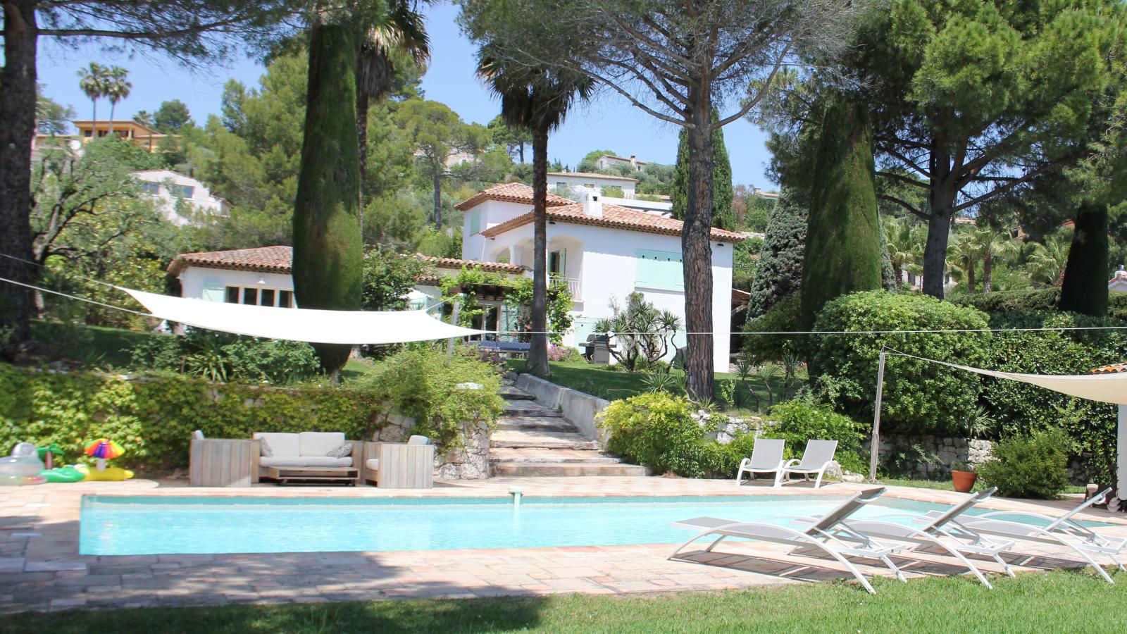 Les Palmiers-Buitenkant zomer