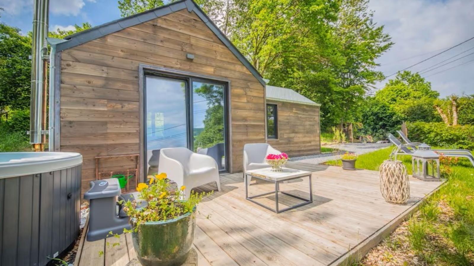 Be Chalet-Buitenkant zomer