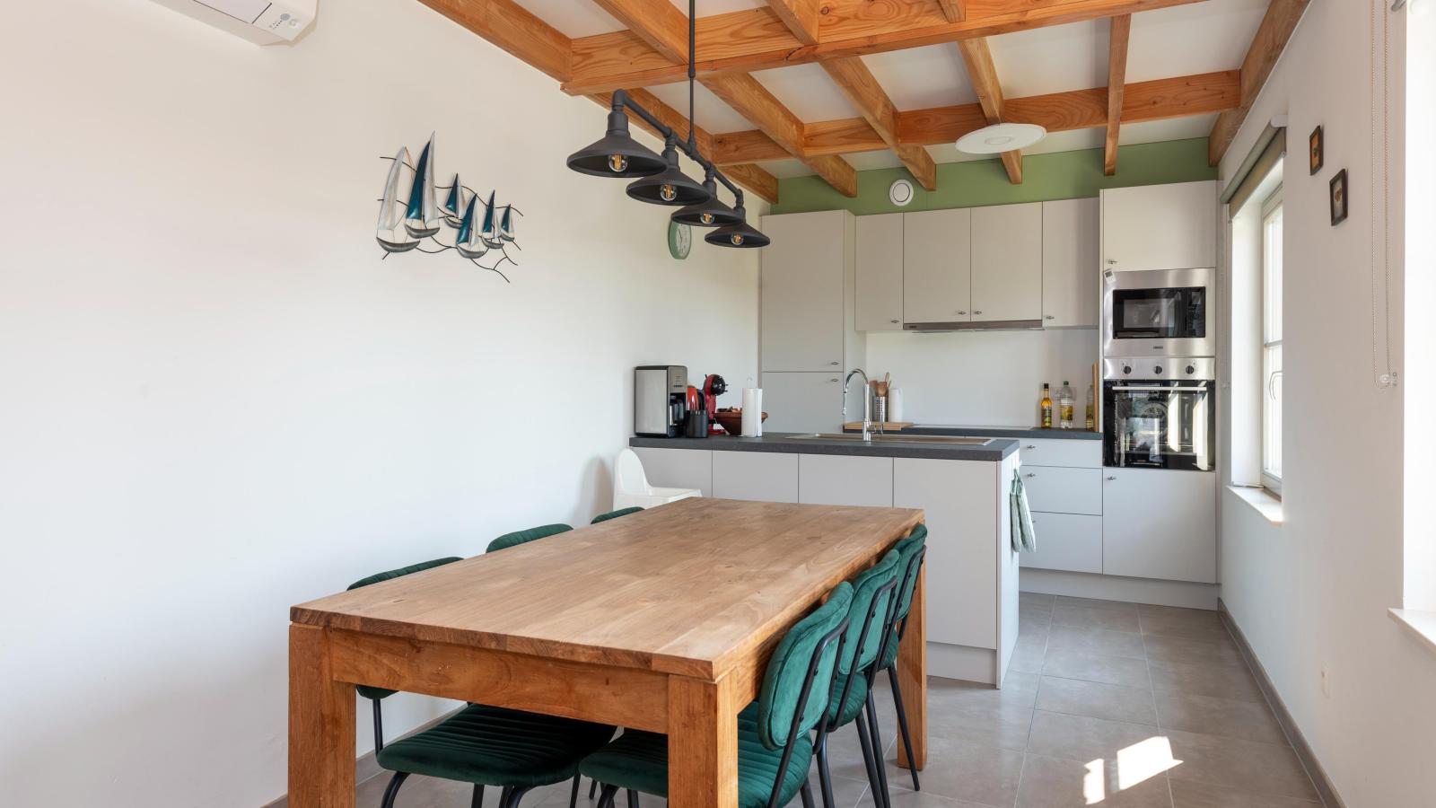Westhinder I H4-Dining room
