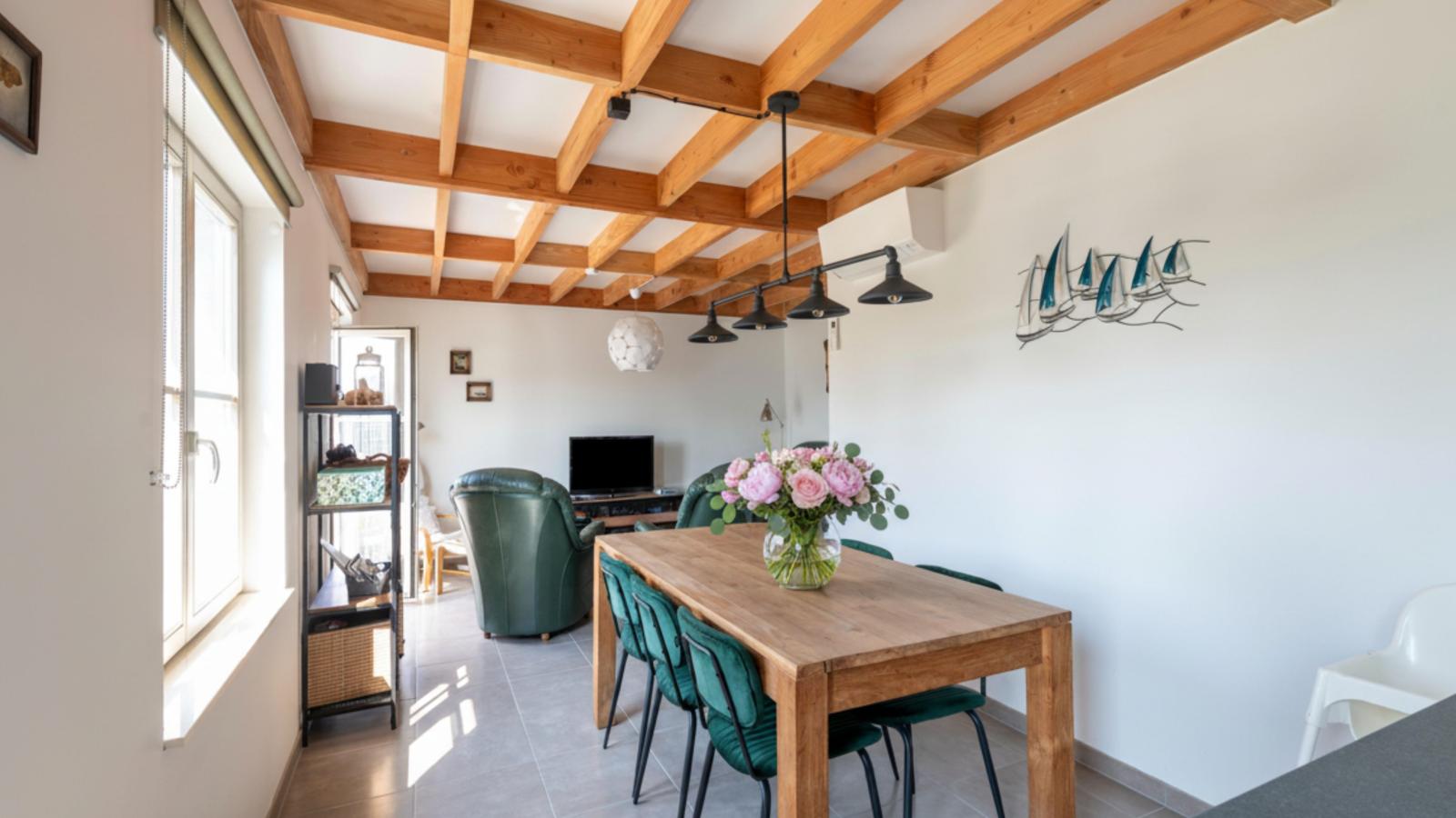 Westhinder I H4-Dining room