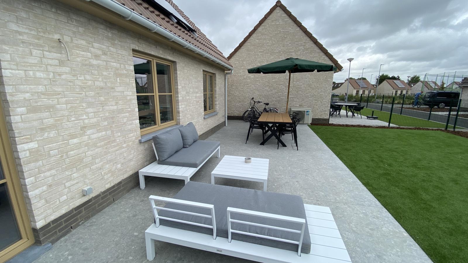 Westhinder I H71-Terrace balcony
