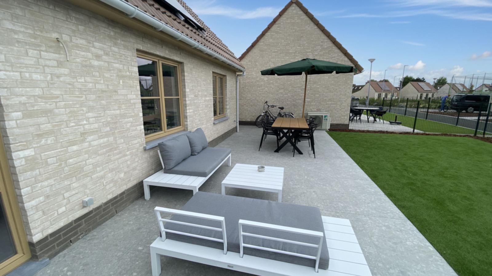 Westhinder I H71-Terrace balcony