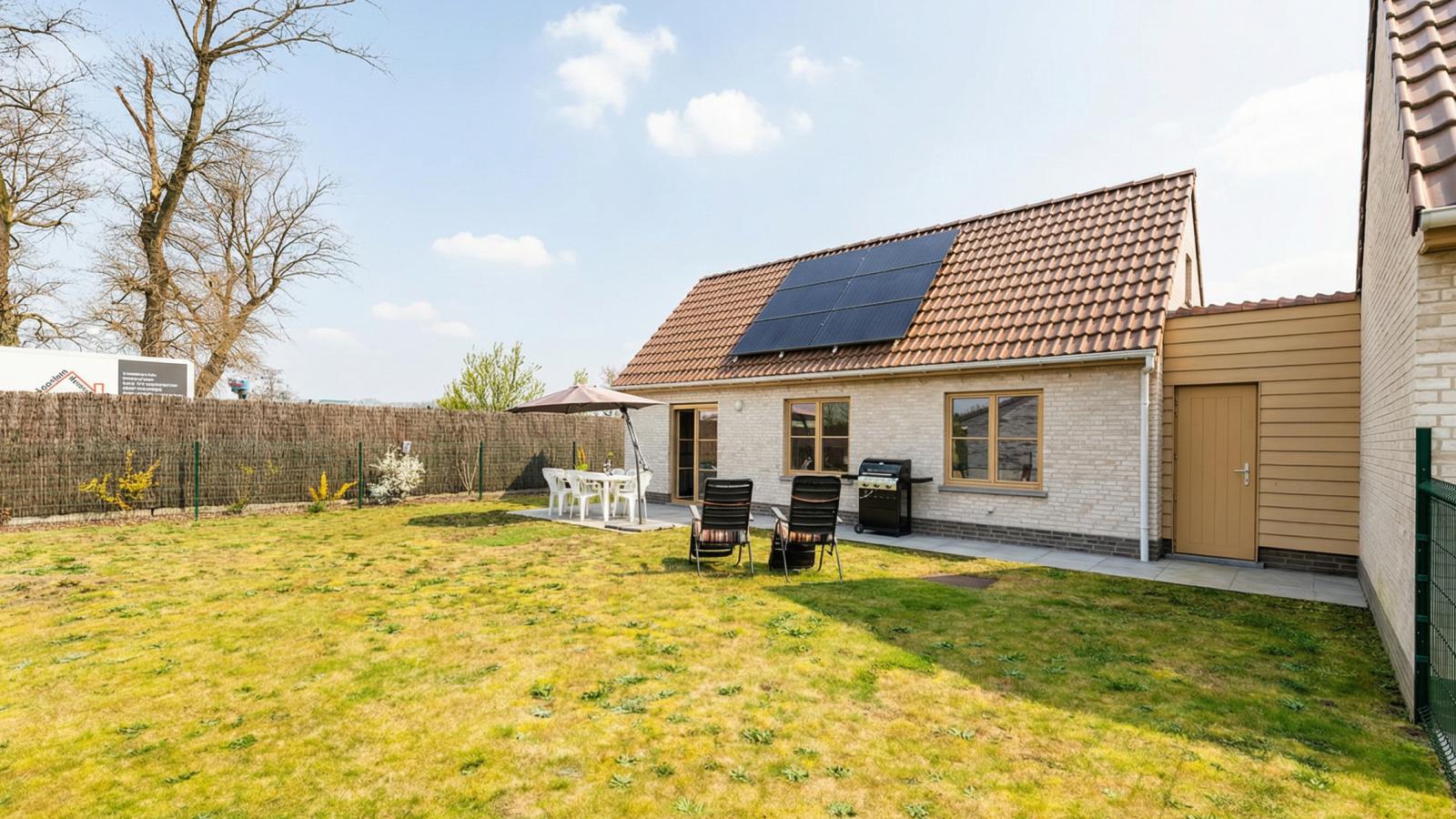 Westhinder I H91 - Exterior in summer