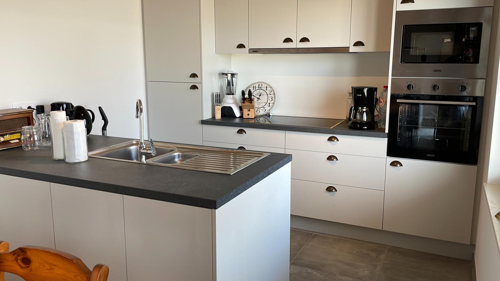 Westhinder I H91-Kitchen