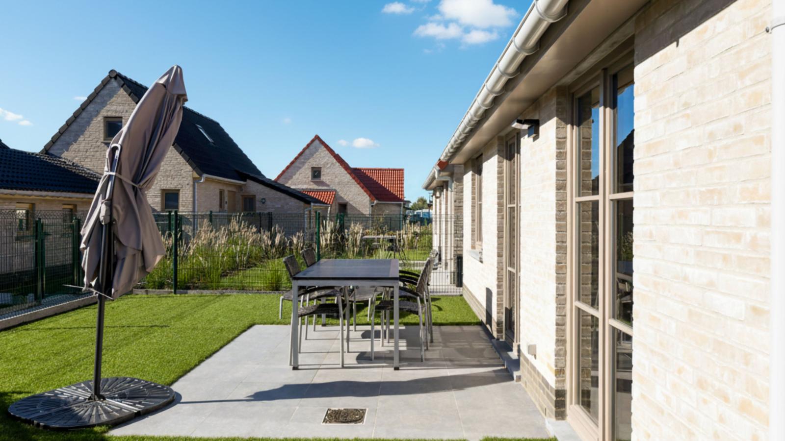 Westhinder II H53-Terrace balcony