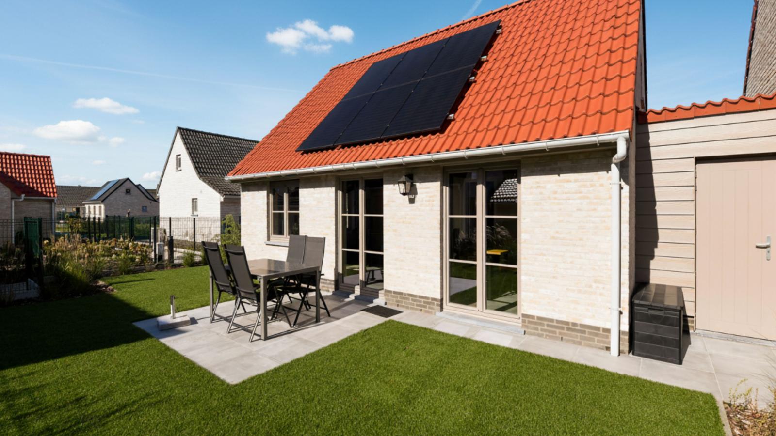 Westhinder II H54-Exterior in summer